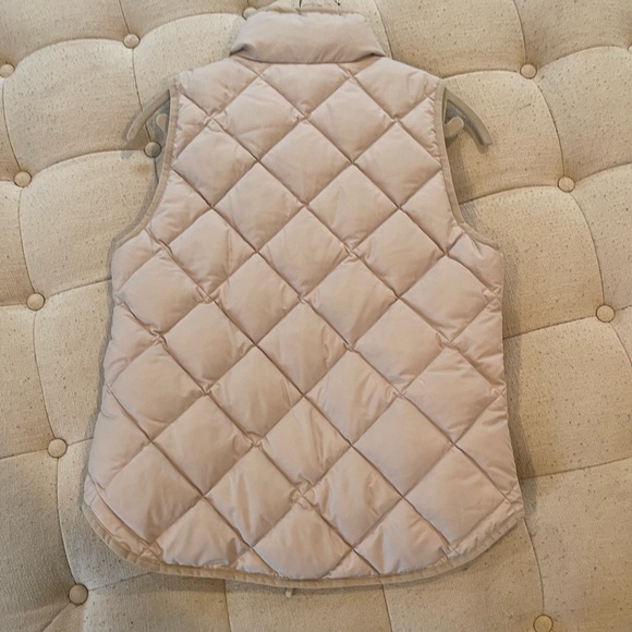 Jcrew women’s quilted beige/cream vest - Picture 6 of 8